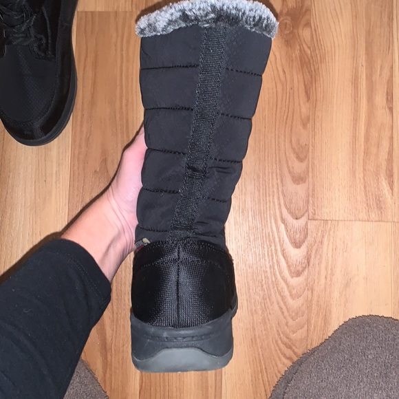Kamik Waterproof fur boots size 7 - Picture 4 of 10